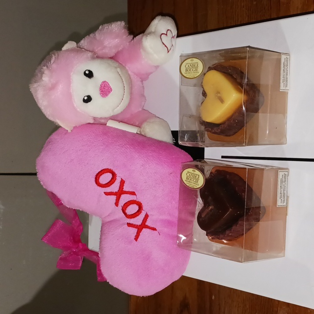 I LOVE YOU package: 2 Chocolate candles, Pink Heart Monkey, Pink XOXO Heart
